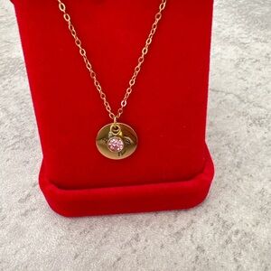 Elegant Gold and Green Pendant Necklace